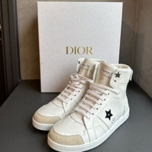 CHRISTIAN DIOR